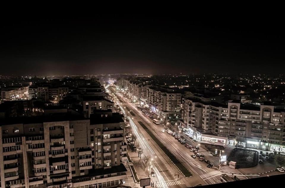 Black&White Studio Ultracentral Craiova Exterior photo